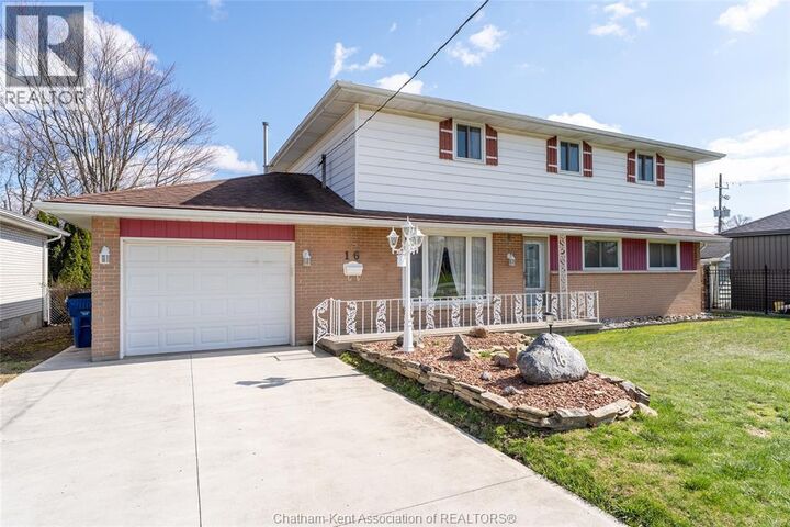 Property Photo:  16 Arthur Drive  ON N7M 3Y4 
