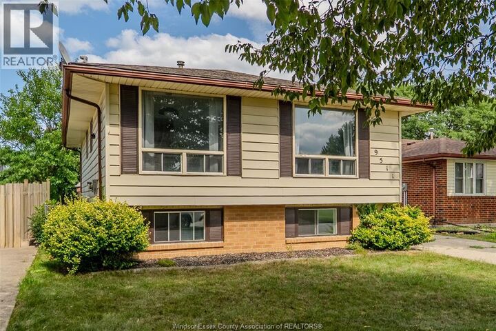 Property Photo:  9511 Avery Lane  ON N8R 2C1 