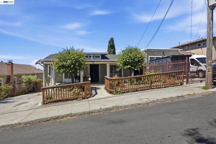 Property Photo:  9821 Thermal Street  CA 94605 
