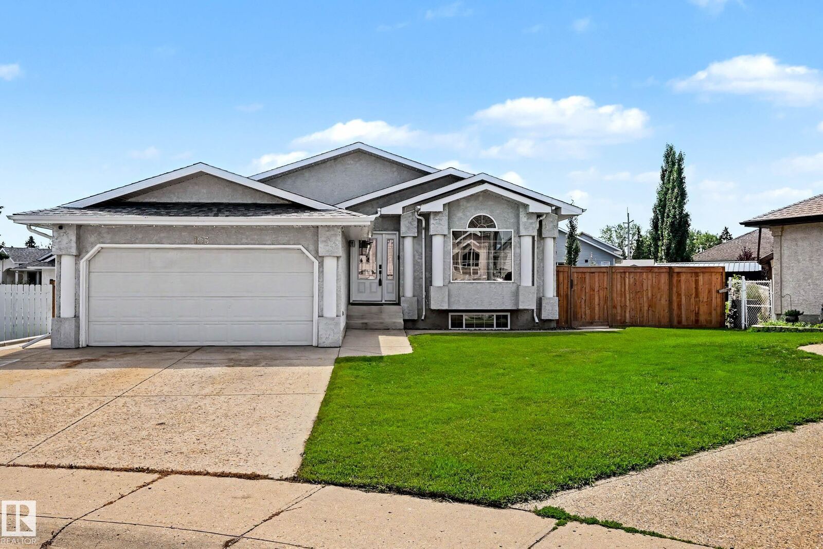 Property Photo:  105 Northland Close  AB T9A 3N6 