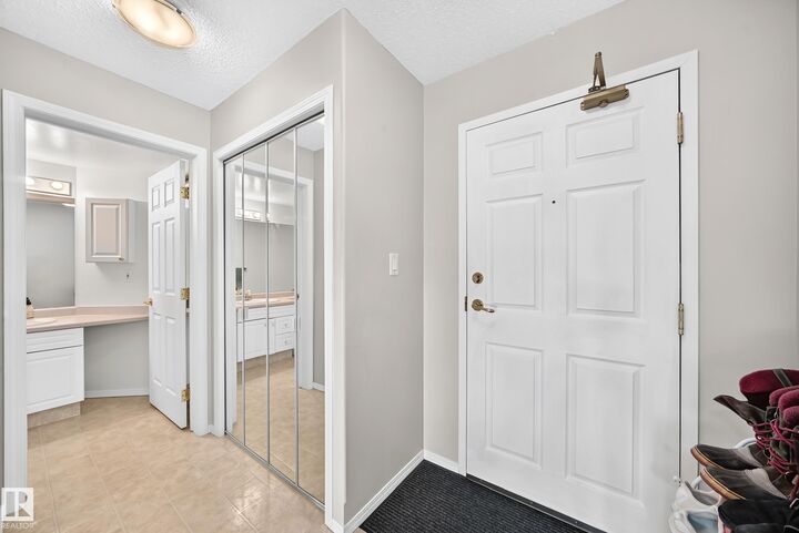 Property Photo: 9760 174 Street NW 201 AB T5T 6J4
