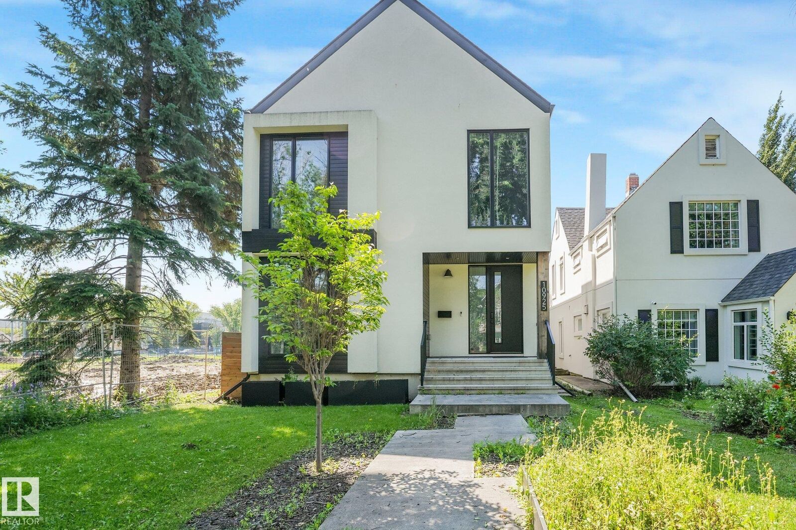 Property Photo: 10925 University Avenue NW AB T6G 1Y1