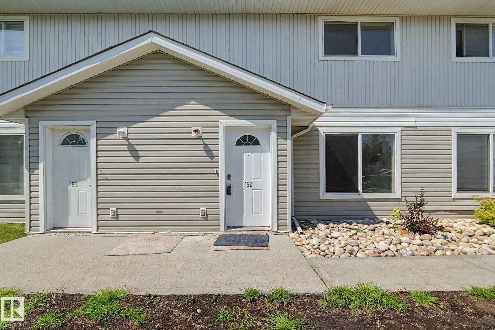 Property Photo:  180 Bridgeport Boulevard 152  AB T9E 8S1 