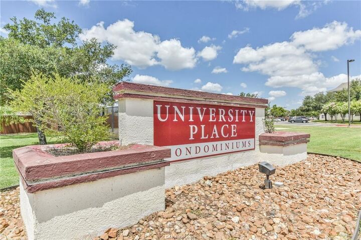 Property Photo: 529 Southwest Parkway Parkway 203 TX 77840