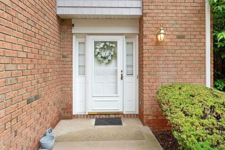 Property Photo:  27 Sherwood Ct  NJ 07661 