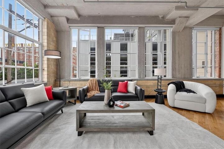 Property Photo: 2029 Wyandotte #204 Street 204 MO 64108