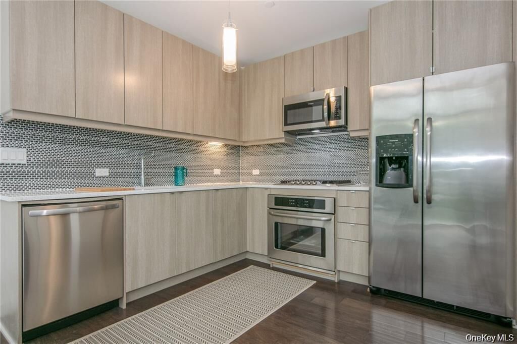 Property Photo: 250 S Central Park Avenue 3A NY 10530