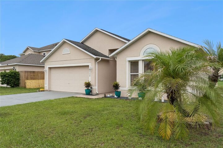 Property Photo: 10354 Laxton Street FL 32824