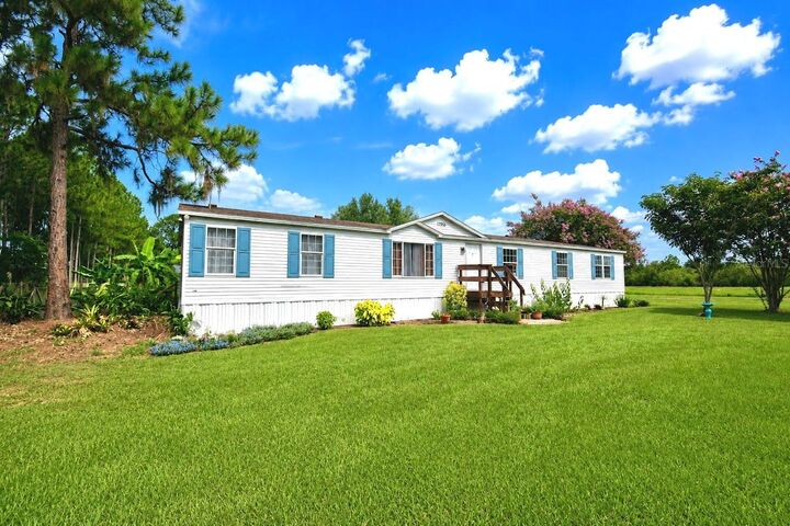 Property Photo: 1750 W Frostproof Road FL 33843