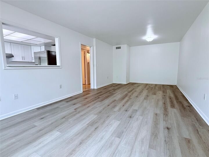 Property Photo: 6206 Dewdrop Way FL 33617