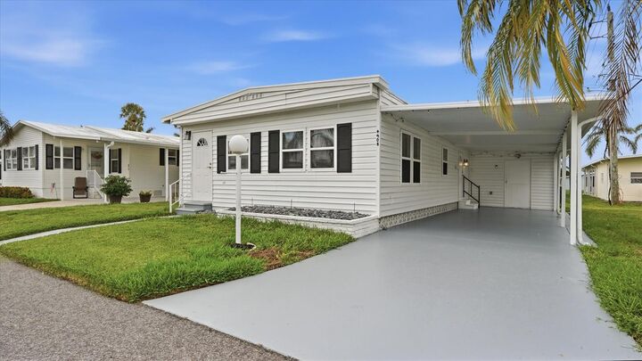 Property Photo: 4908 5th A Street E FL 34203