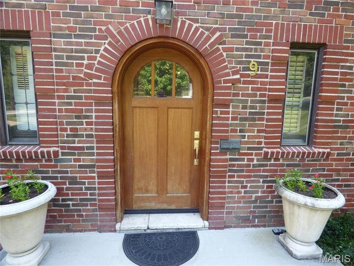Property Photo:  9 Bellerive Acres  MO 63121 