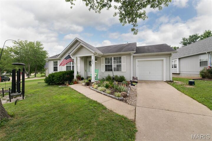 Property Photo: 2827 Plum Leaf Circle MO 63303