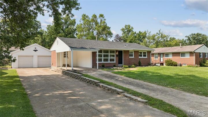 Property Photo: 160 Saint Patrick Lane MO 63031