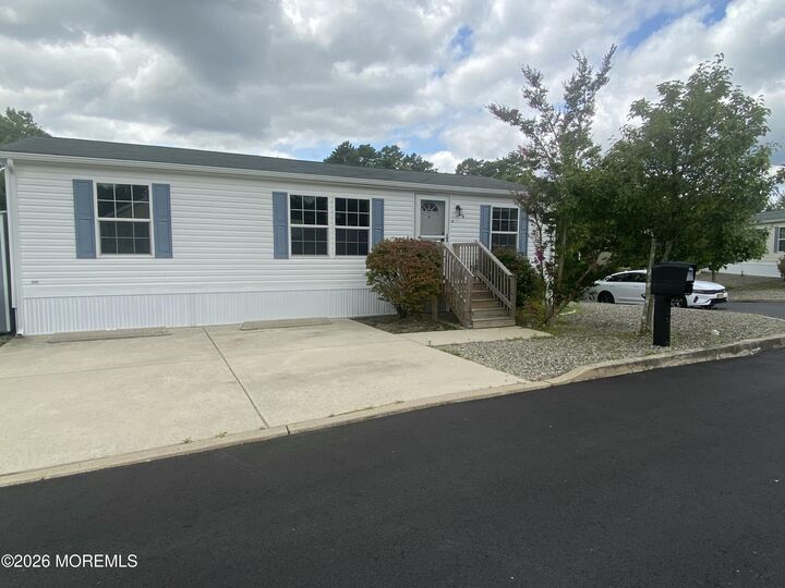 Property Photo:  5 Maple Tree Court  NJ 08050 