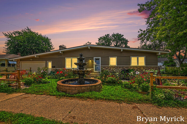 Property Photo: 182 E 25th Street MI 49423