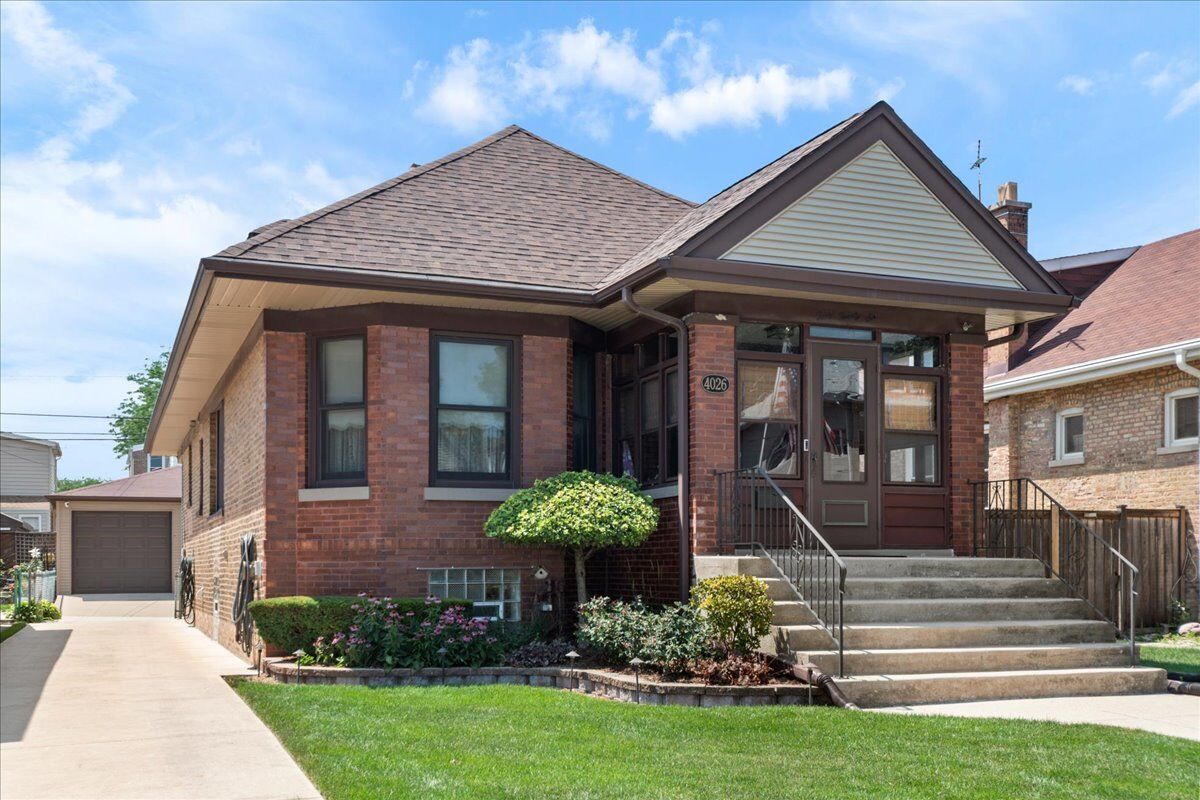 Property Photo:  4026 N Major Avenue  IL 60634 