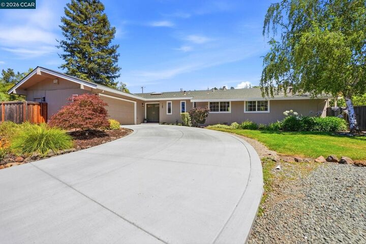 Property Photo: 165 Selborne Way CA 94556