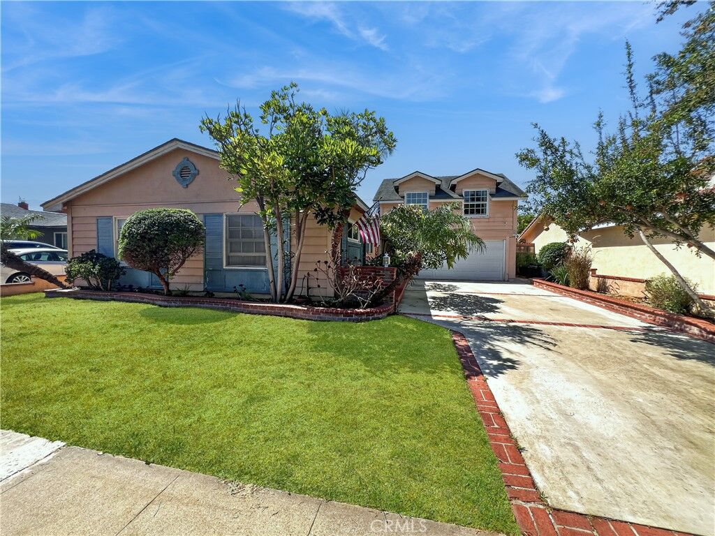 Property Photo:  503 Traverse  CA 92626 