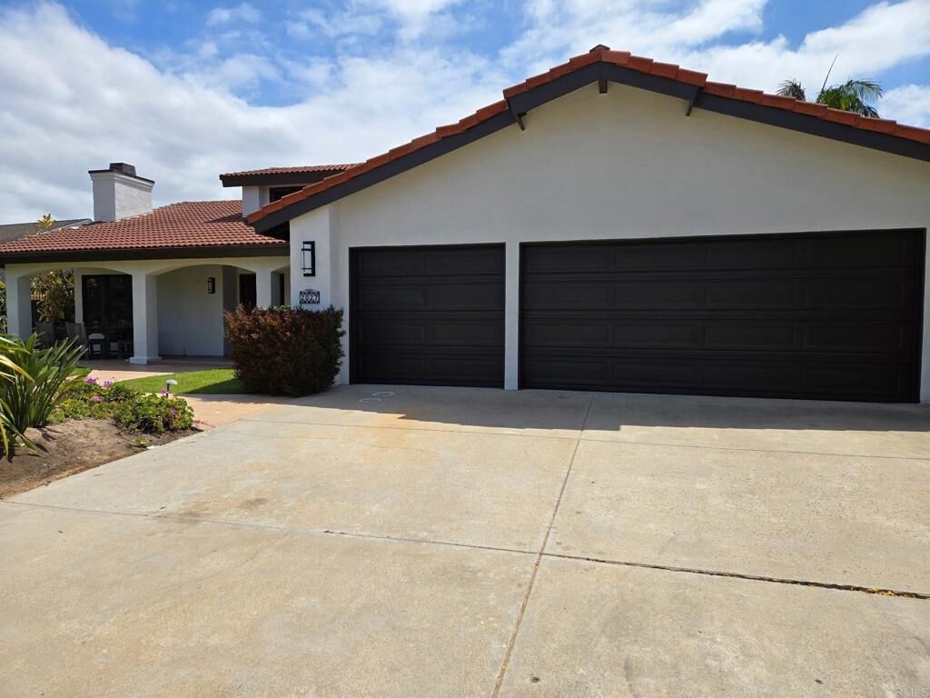 Property Photo:  2027 Bruceala Court  CA 92007 