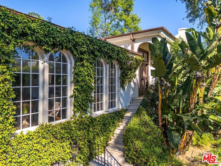 Property Photo: 2806 Nichols Canyon Road CA 90046