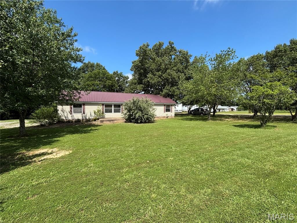 Property Photo: 10813 County Road 657 MO 63841