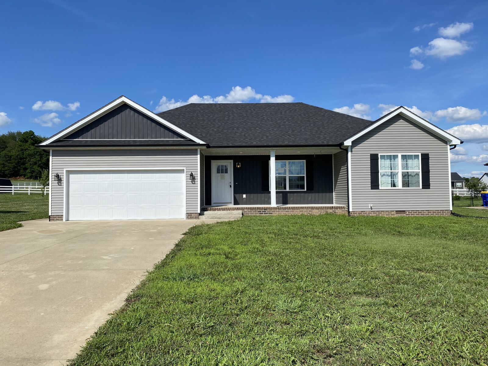 Property Photo: 102 Willow Hill Ct KY 42206