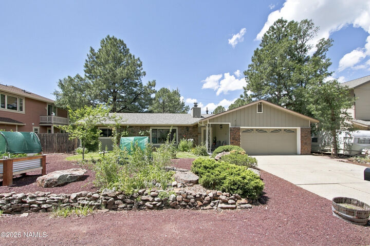 Property Photo:  413 N James Street  AZ 86001 