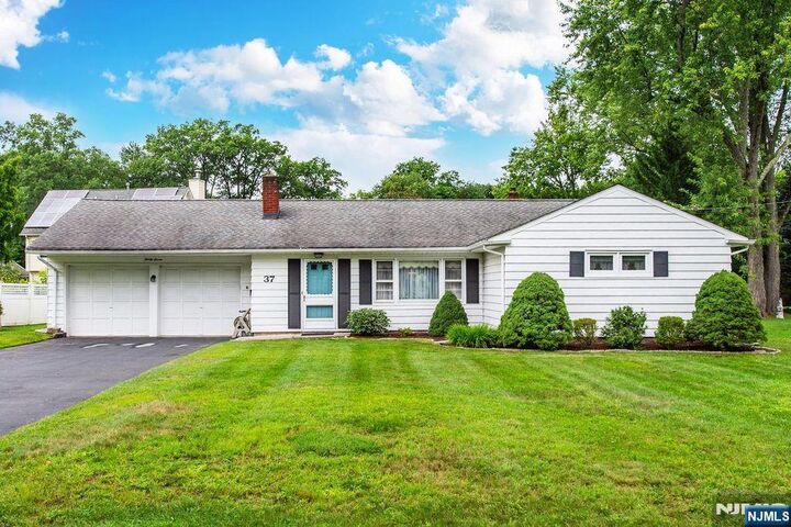 Property Photo:  37 Susan Avenue  NJ 07432 