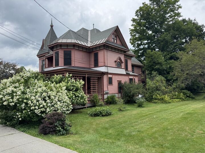 Property Photo: 26 Loomis Street VT 05602