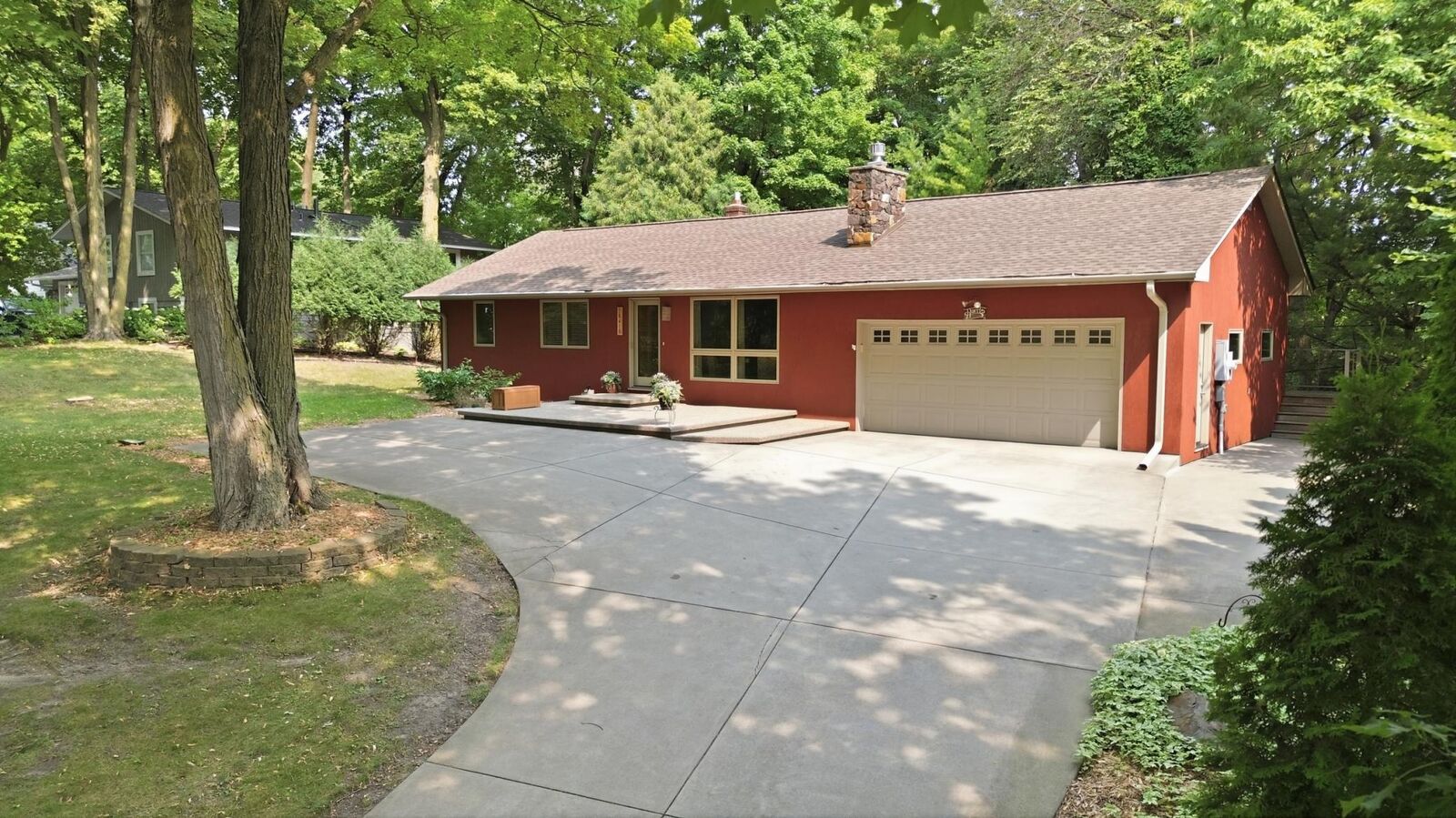 Property Photo:  18416 Ridgewood Road  MN 55391 