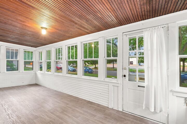 Property Photo: 1019 Sherburne Avenue MN 55104