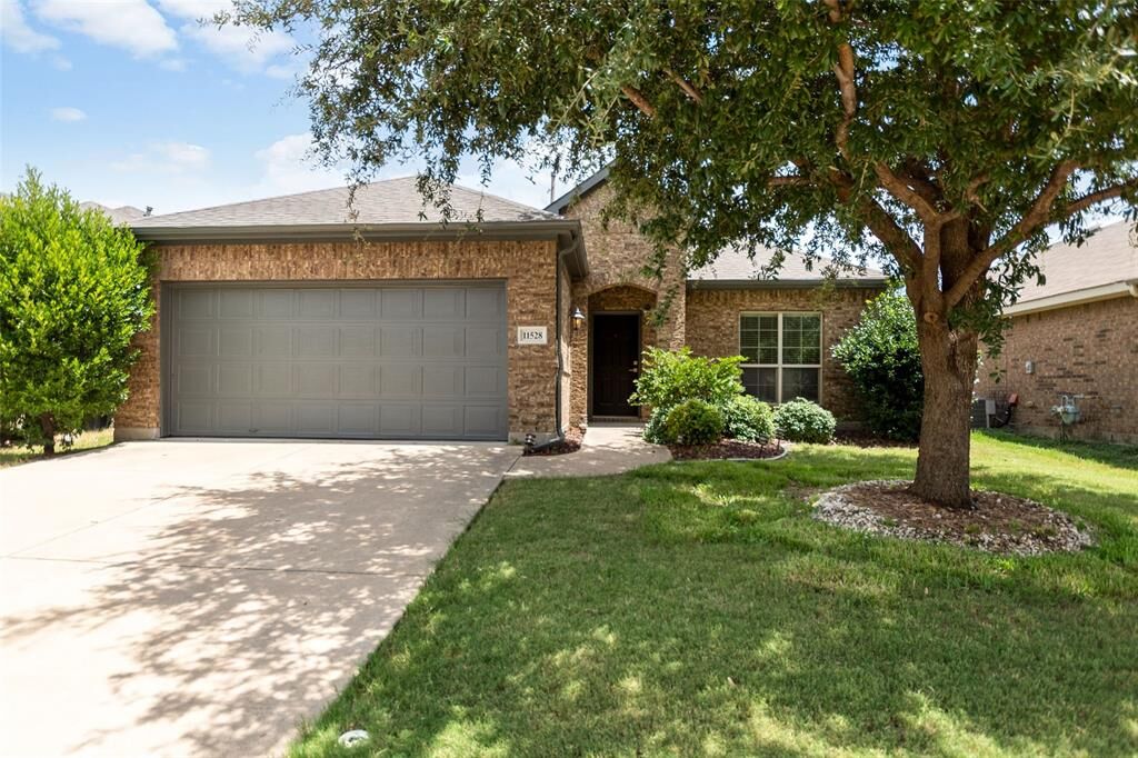Property Photo:  11528 Emory Trail  TX 76244 