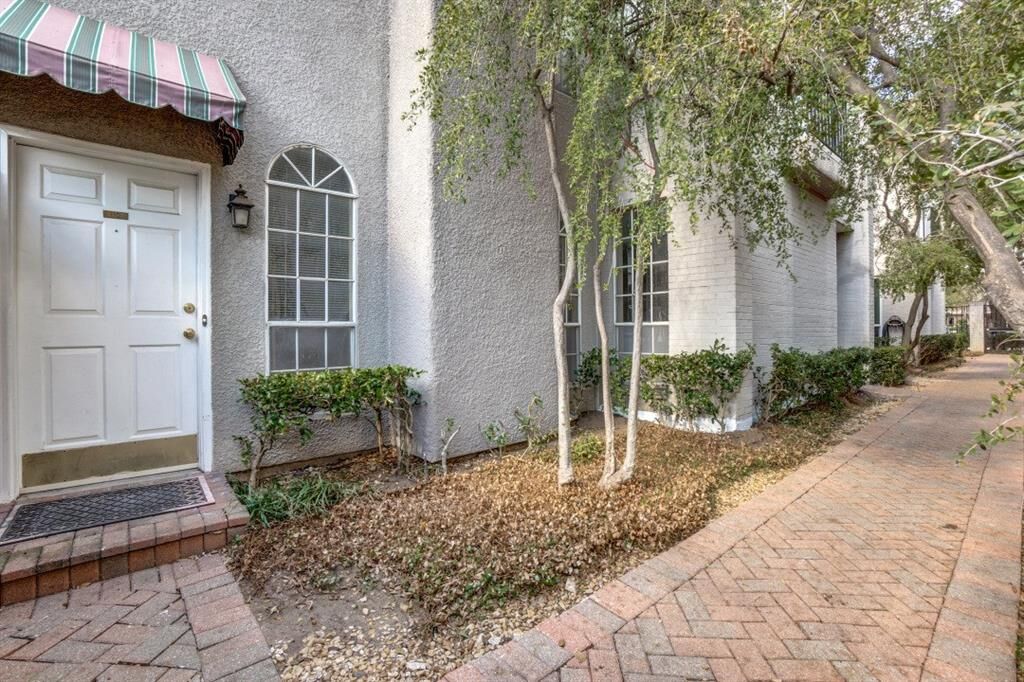 Property Photo: 4325 Bowser Avenue 110 TX 75219