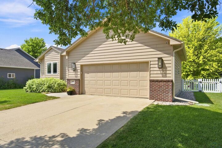 Property Photo: 237 Bobwhite Cirlce SD 57049