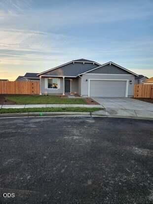 Property Photo:  339 NW Par Avenue  OR 97741 