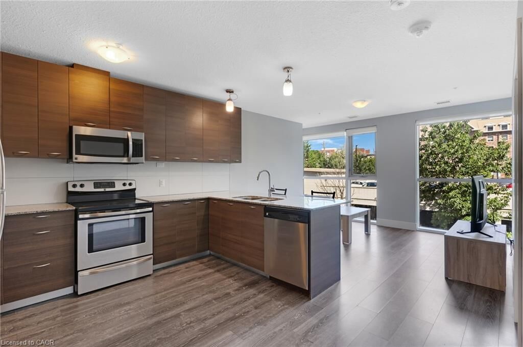Property Photo:  318 Spruce Street 210  ON N2L 0E9 