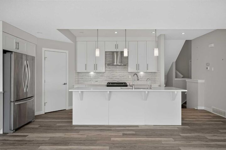 2416 30 Street SW 4 — photo 1