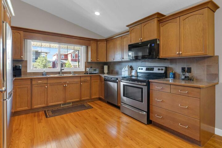 Property Photo:  44 Ravenslea Crescent SE  AB T4A 0H3 