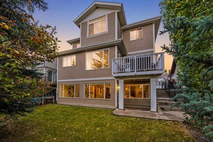 Property Photo: 40 Cougar Ridge Heights SW AB T3H 4X5