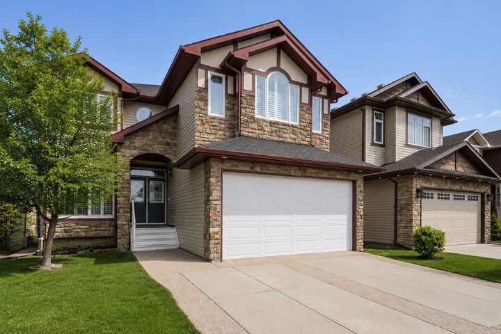 1826 Baywater Street SW — photo 1