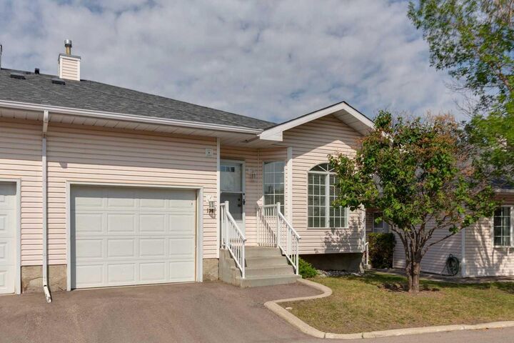 Property Photo:  134 Hawkstone Manor NW  AB T3G 3X2 