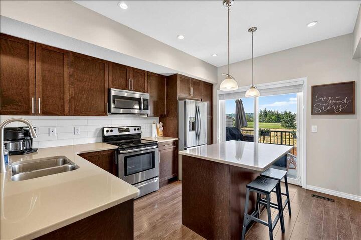 Property Photo:  280 Williamstown Close NW 2003  AB T4B 4B6 