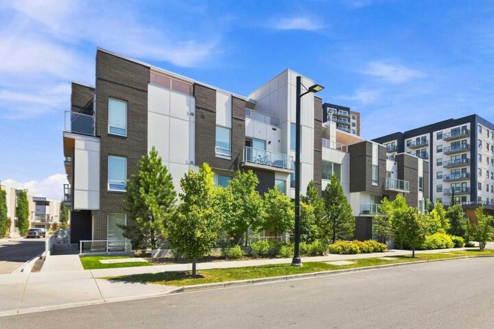 3130 Thirsk Street NW 408 — photo 1