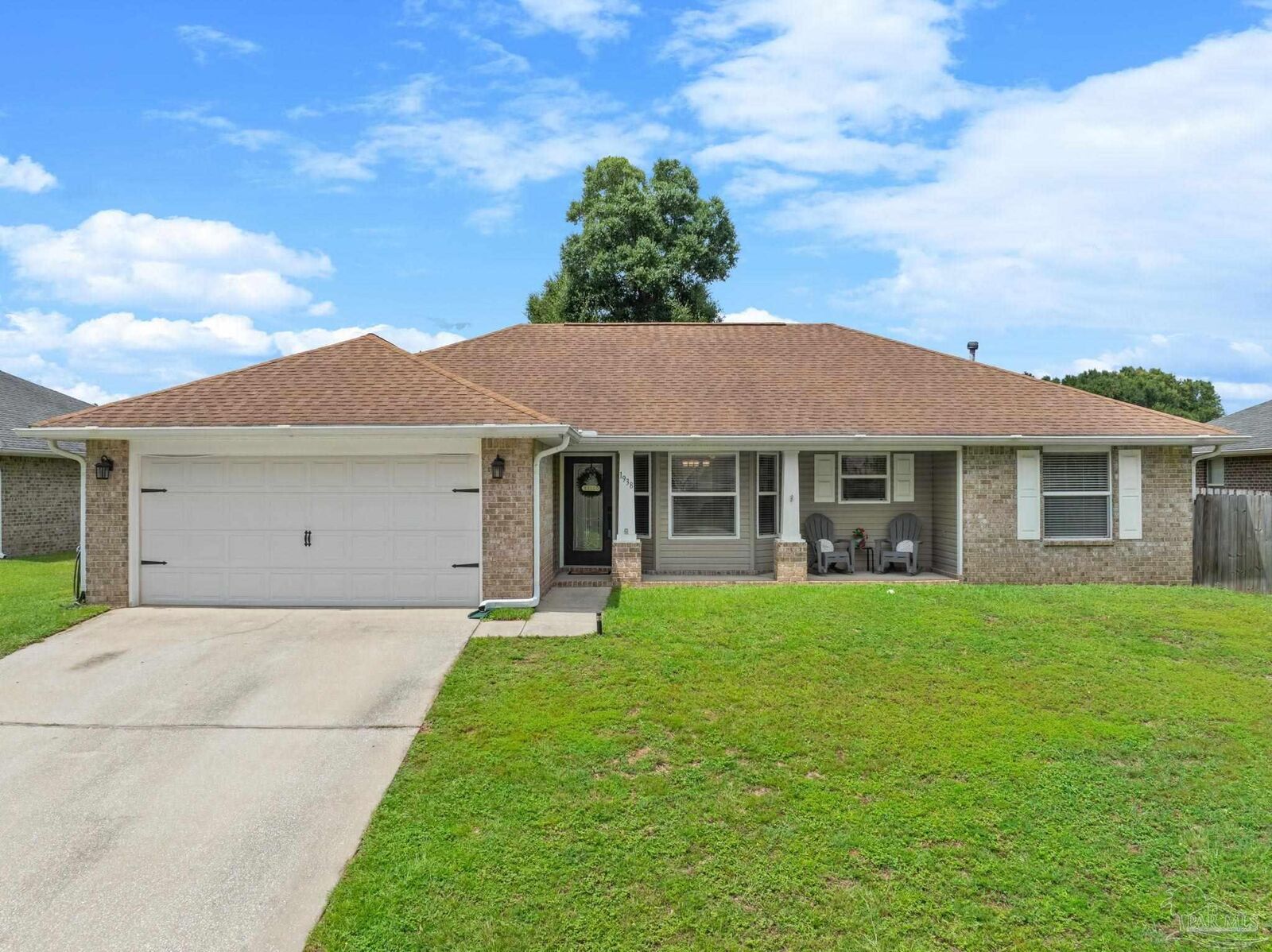 Property Photo: 1938 Larkspur Cir FL 32534