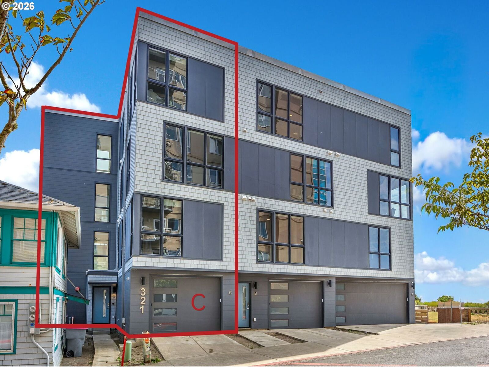 Property Photo:  321 S Prom C  OR 97138 