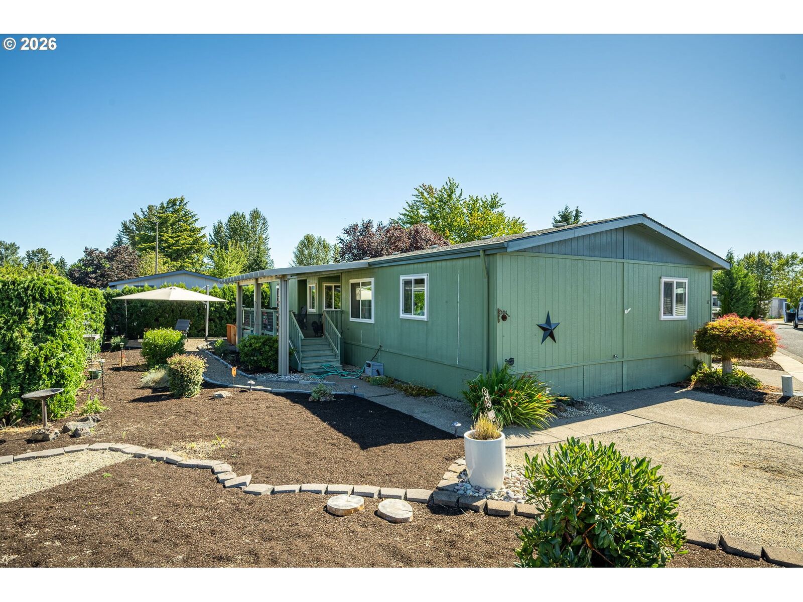 Property Photo:  1199 N Terry St 187  OR 97402 