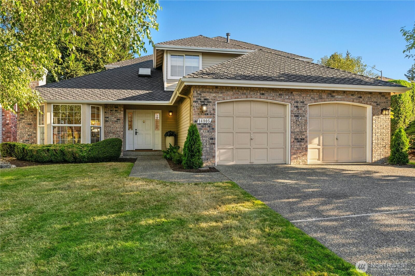 Property Photo: 14905 NE 73rd Court WA 98052
