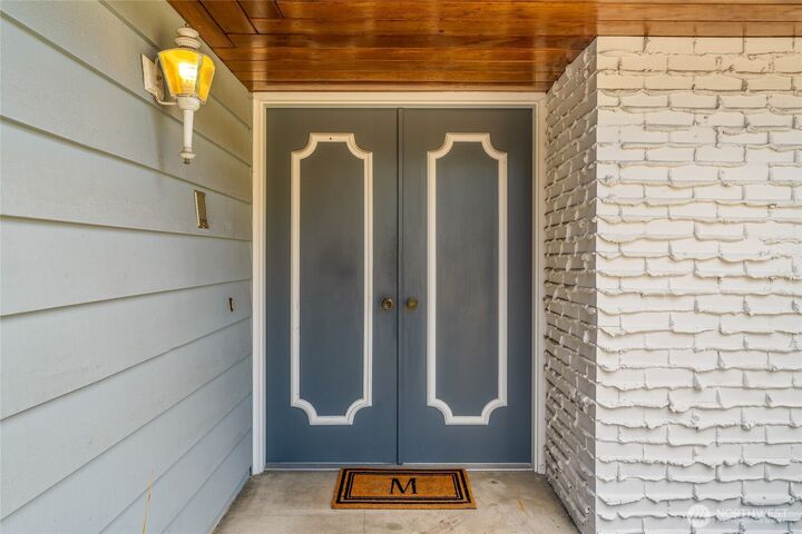 Property Photo: 4826 Glenhaven Drive WA 98203