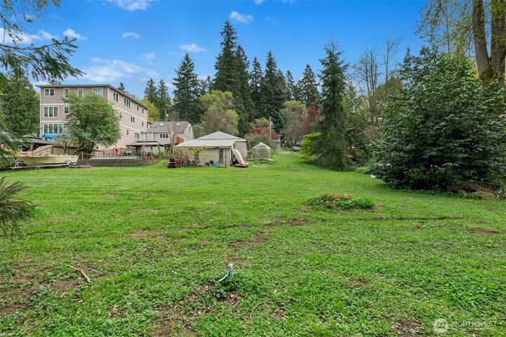 Property Photo: 18011 18005 83rd Avenue NE WA 98028